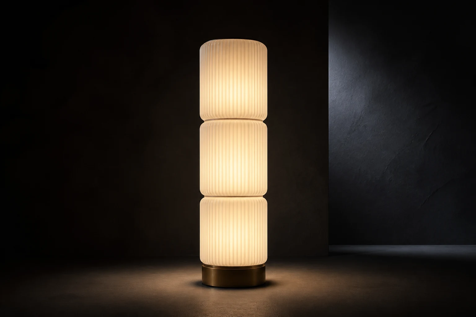 Form 02 stacked frosted-glass table light